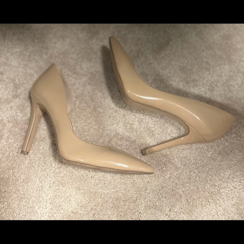 Nude Patent Pumps